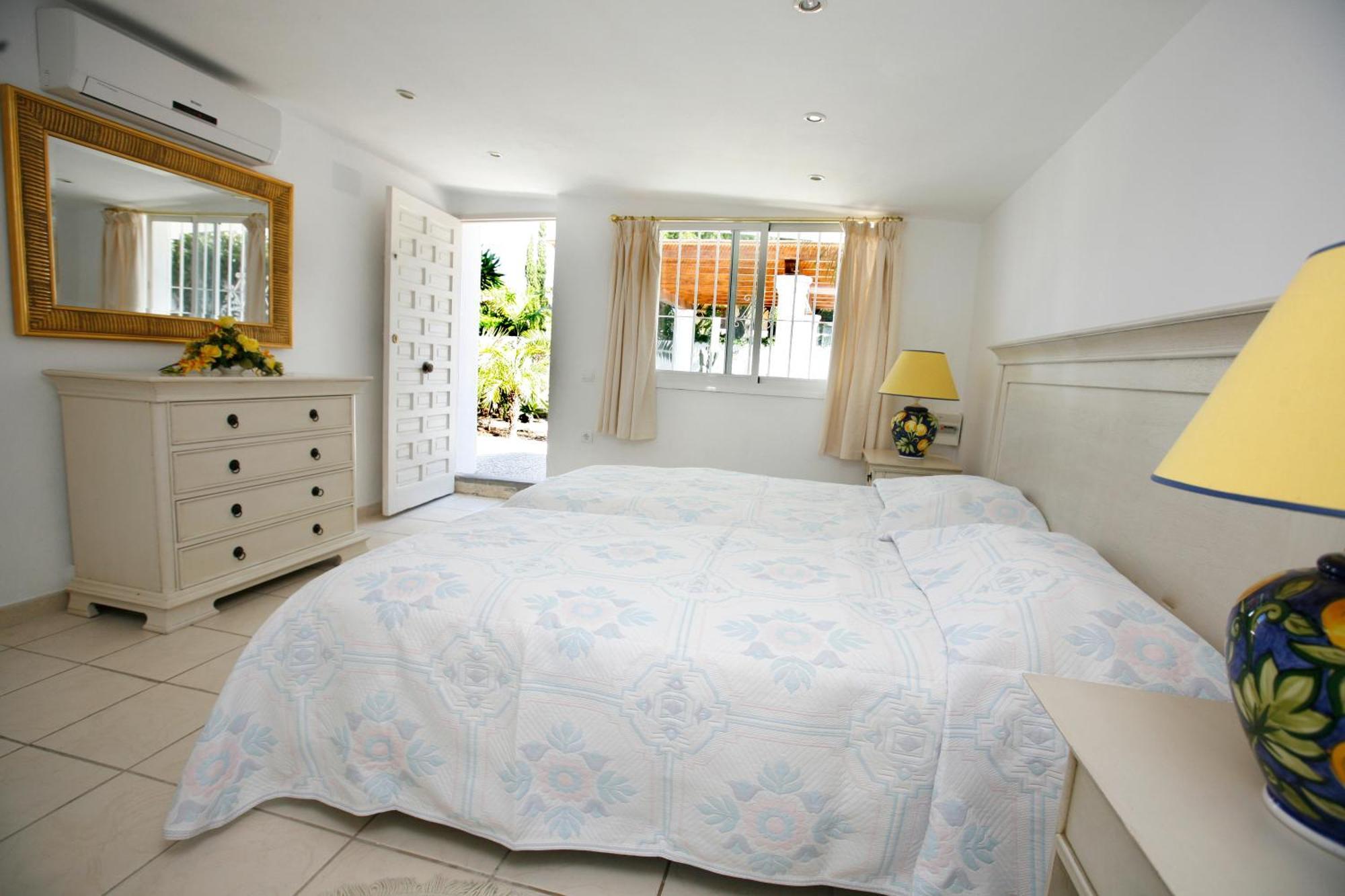 Exclusive villa Las Palmeras Puerto Banus, Marbella, Spain Bagian luar foto