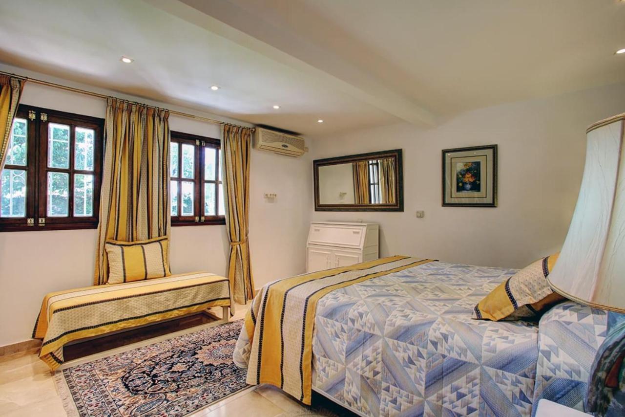 Exclusive villa Las Palmeras Puerto Banus, Marbella, Spain Bagian luar foto