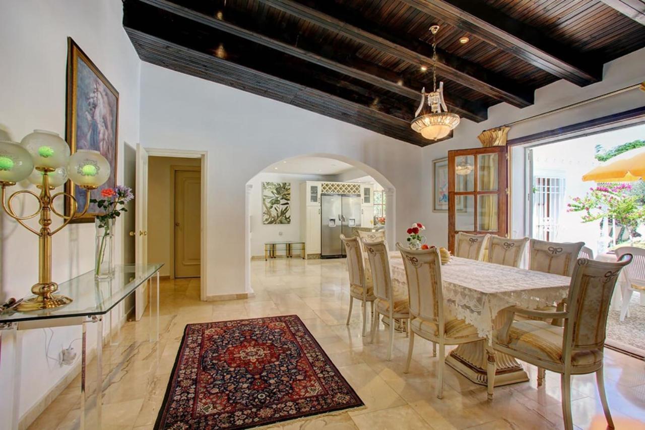 Exclusive villa Las Palmeras Puerto Banus, Marbella, Spain Bagian luar foto