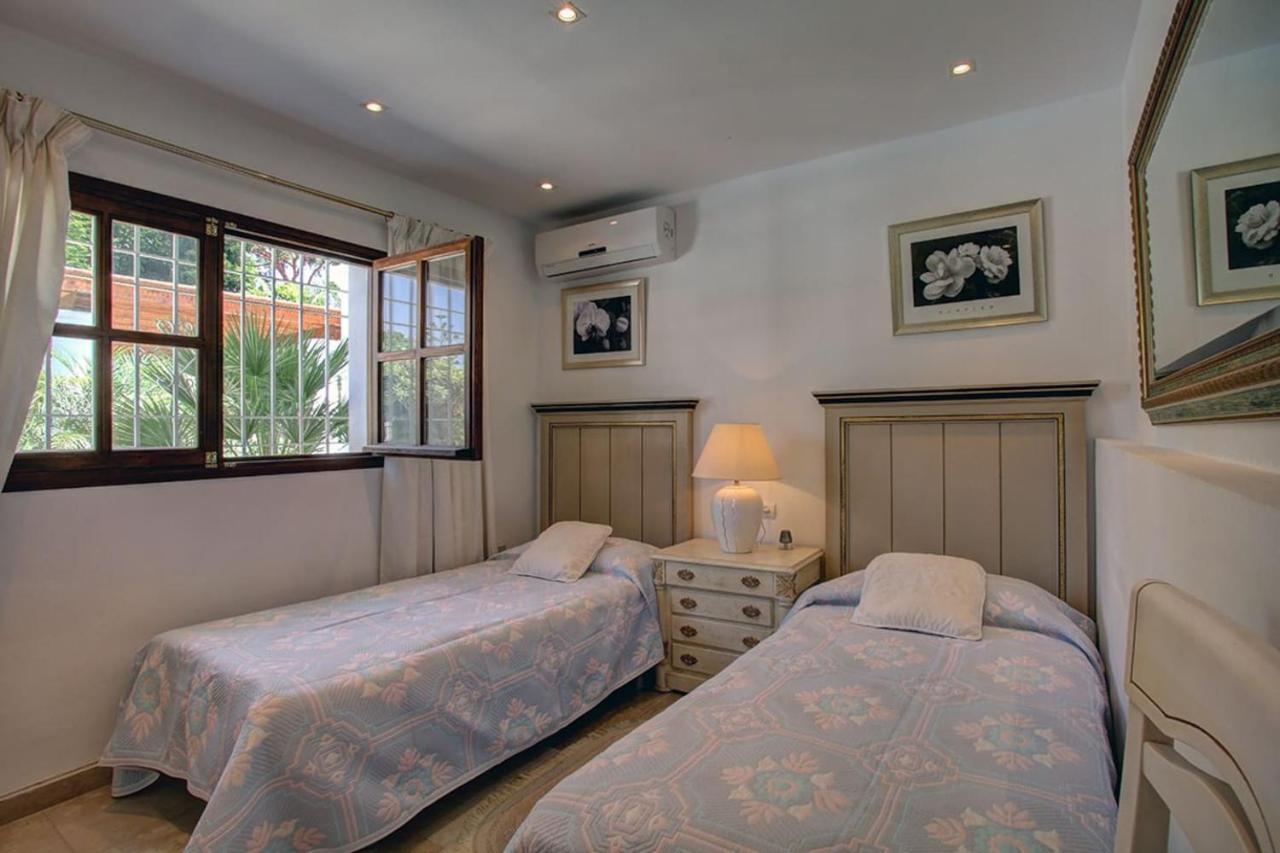 Exclusive villa Las Palmeras Puerto Banus, Marbella, Spain Bagian luar foto