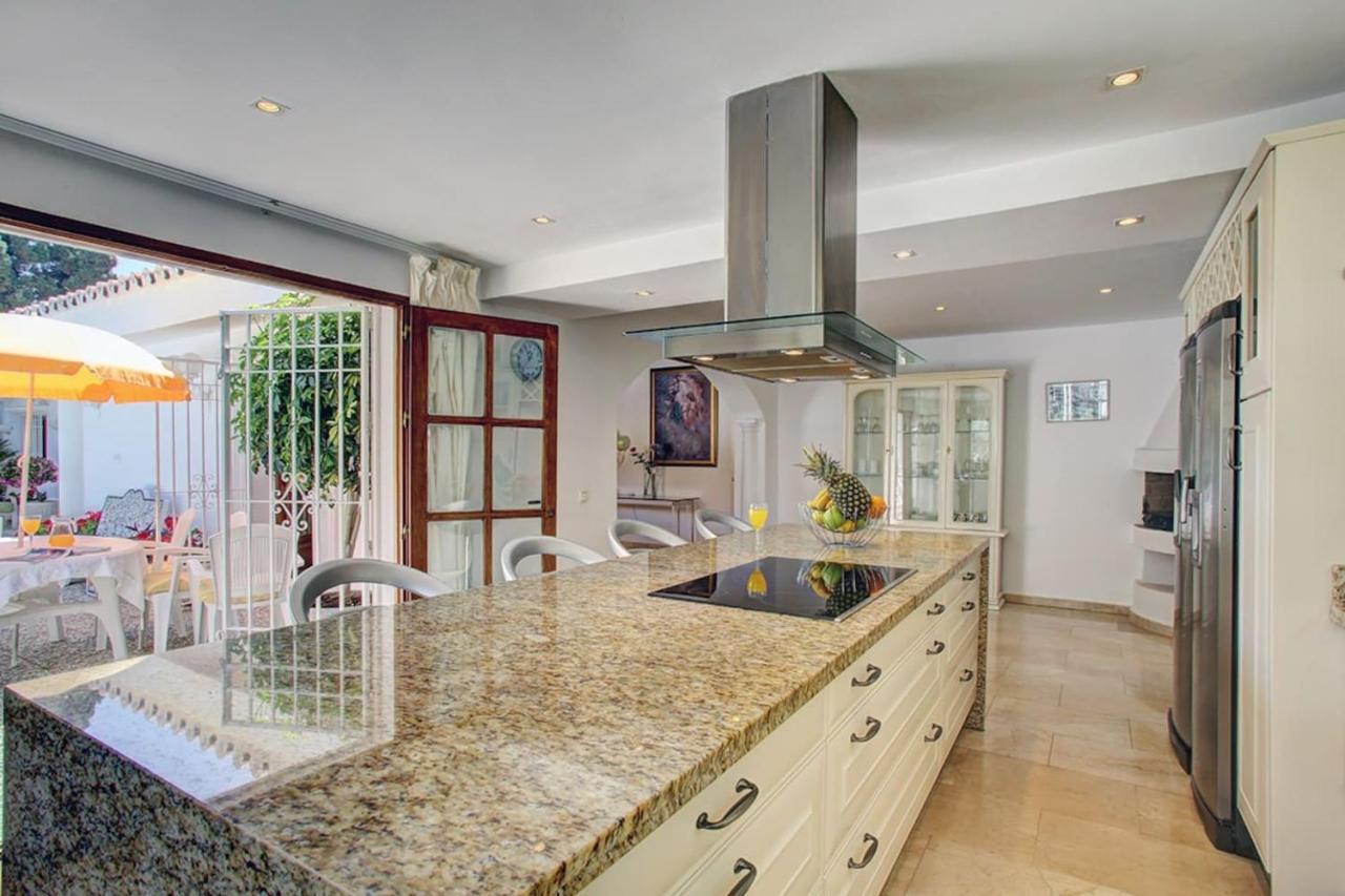 Exclusive villa Las Palmeras Puerto Banus, Marbella, Spain Bagian luar foto